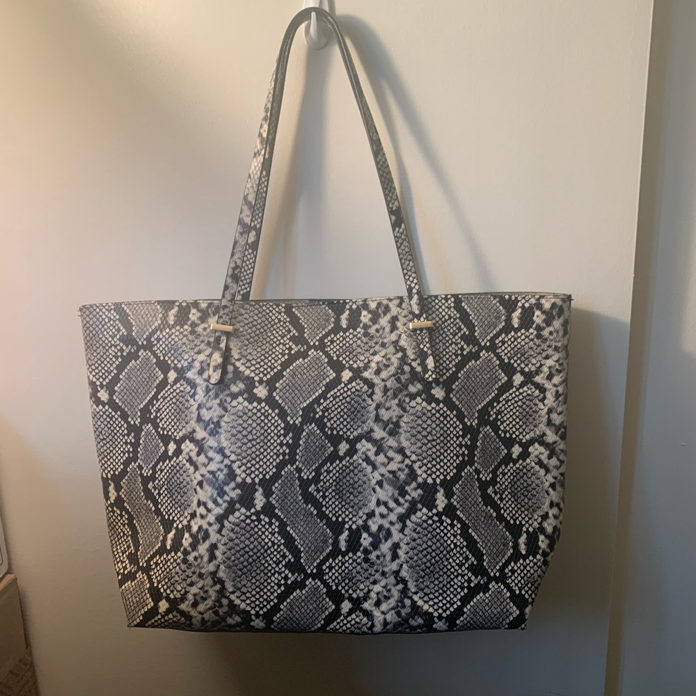 H & M snake bag